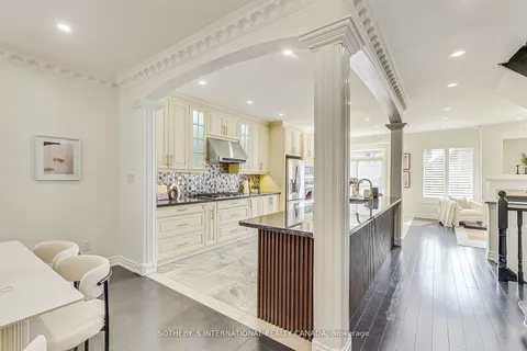 5 Winter Creek Cres, Markham, ON L6C 3E4