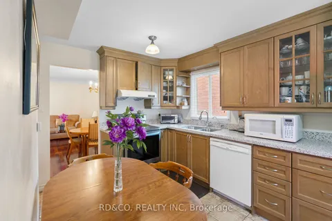 52 Strathmore Dr, Markham, ON L3P 6K3
