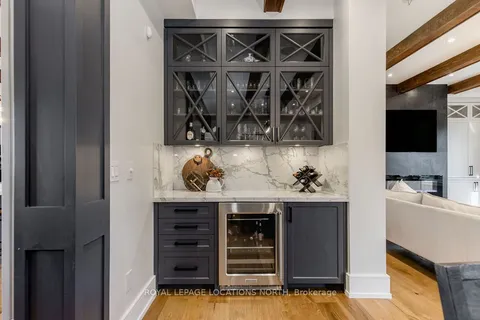 22 East John St, Innisfil, ON L0L 1L0
