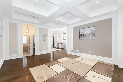 6 Leith Dr, Bradford West Gwillimbury, ON L3Z 0G5