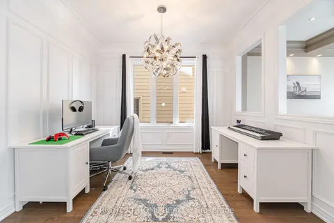 6 Leith Dr, Bradford West Gwillimbury, ON L3Z 0G5