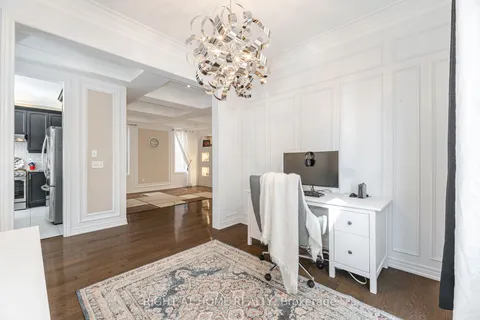 6 Leith Dr, Bradford West Gwillimbury, ON L3Z 0G5