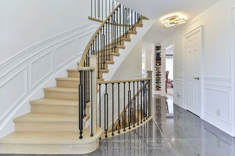 7 Underhill Cres, Aurora, ON L4G 5S2