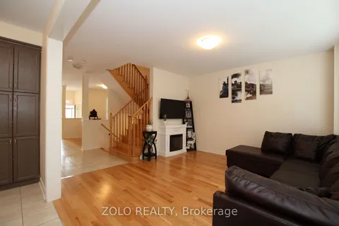 41 Algeo Way, Bradford West Gwillimbury, ON L3Z 0W1