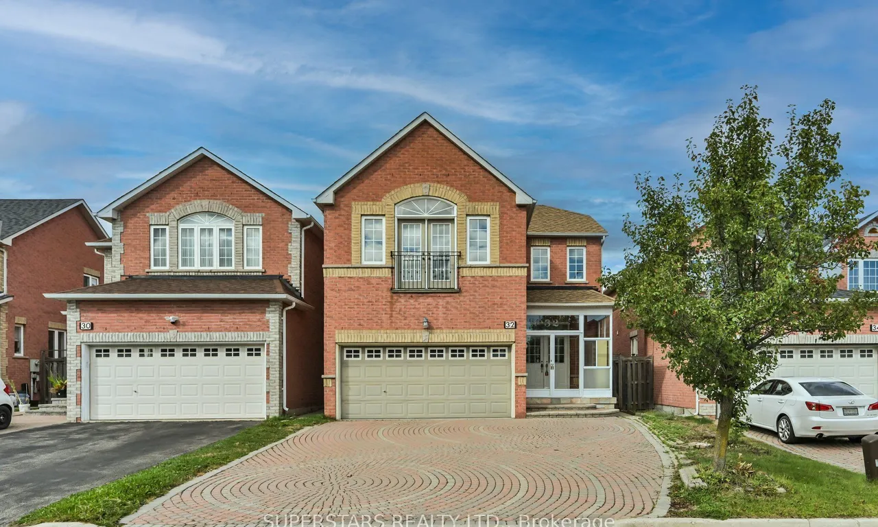 32 Thornton St, Markham, ON L3S 4P7