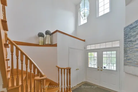 32 Thornton St, Markham, ON L3S 4P7