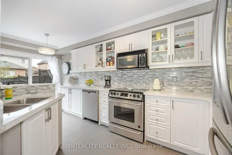 71 Echo Ridge Cres, Vaughan, ON L4H 2K1