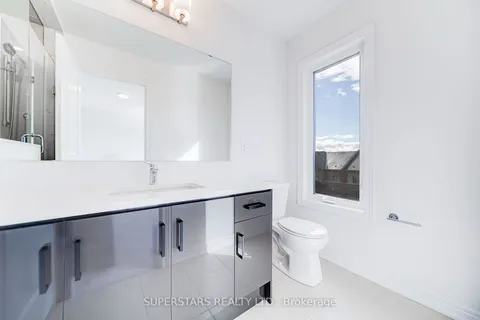 152 Lageer Dr, Whitchurch-Stouffville, ON L4A 5G2