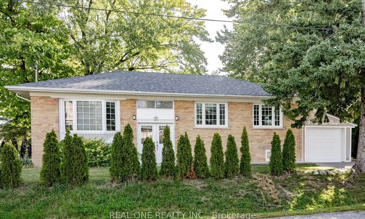 127 Cascade Circ, Richmond Hill, ON L4C 3H8