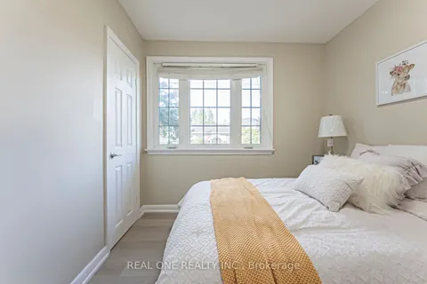 127 Cascade Circ, Richmond Hill, ON L4C 3H8