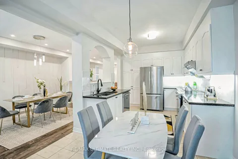 16 Duncan Rd, Markham, ON L6B 0T5