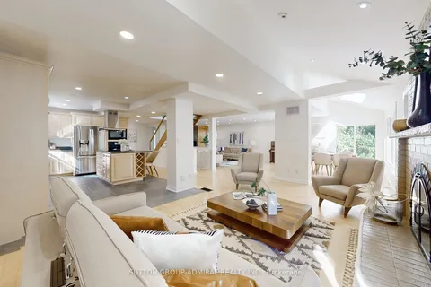 11 Saunders Lane, Markham, ON L3T 5K3