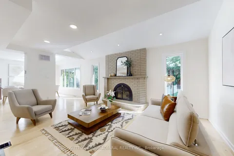 11 Saunders Lane, Markham, ON L3T 5K3