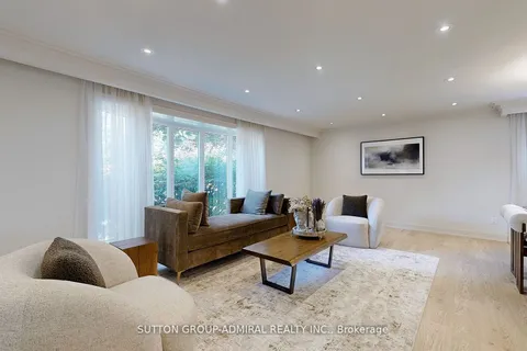 25 Silver Aspen Dr, Markham, ON L3T 3T1