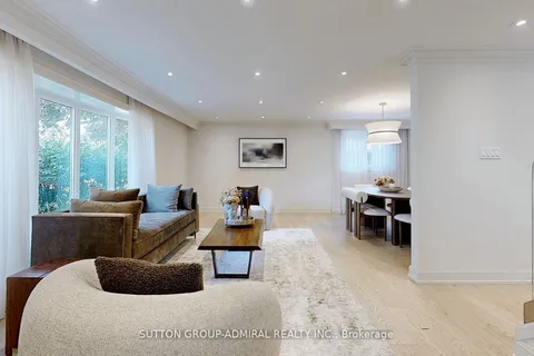 25 Silver Aspen Dr, Markham, ON L3T 3T1