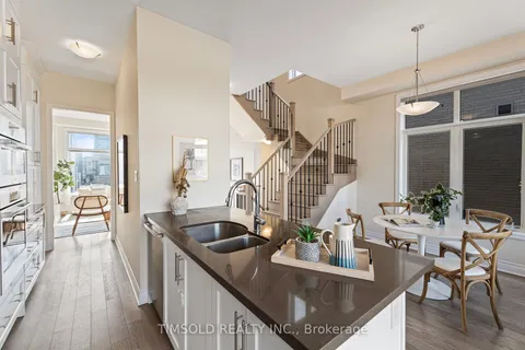 26 CARRVILLE WOODS Circ, Vaughan, ON L6A 4Z6