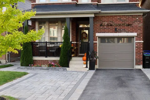 66 Donnan Dr, New Tecumseth, ON L0G 1W0