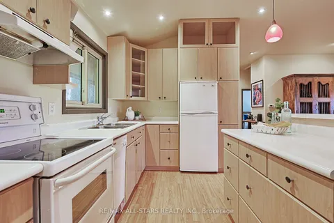 405 Regional Rd 8 Rd, Uxbridge, ON L9P 1R1