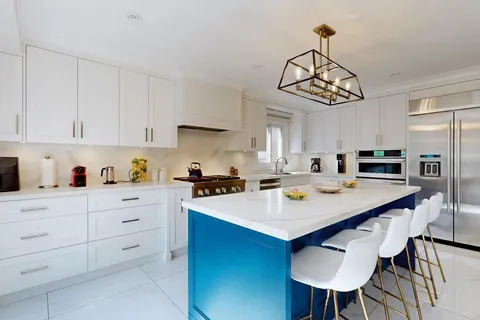 13 Beasley Dr, Richmond Hill, ON L4C 7Z3