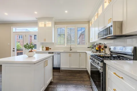 14 Eber St, Richmond Hill, ON L4E 4X1