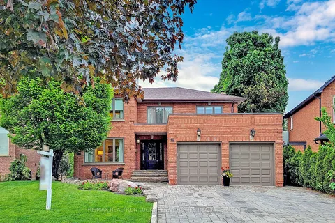18 Hickory Dr, Markham, ON L3P 6S6