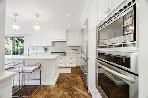 18 Hickory Dr, Markham, ON L3P 6S6