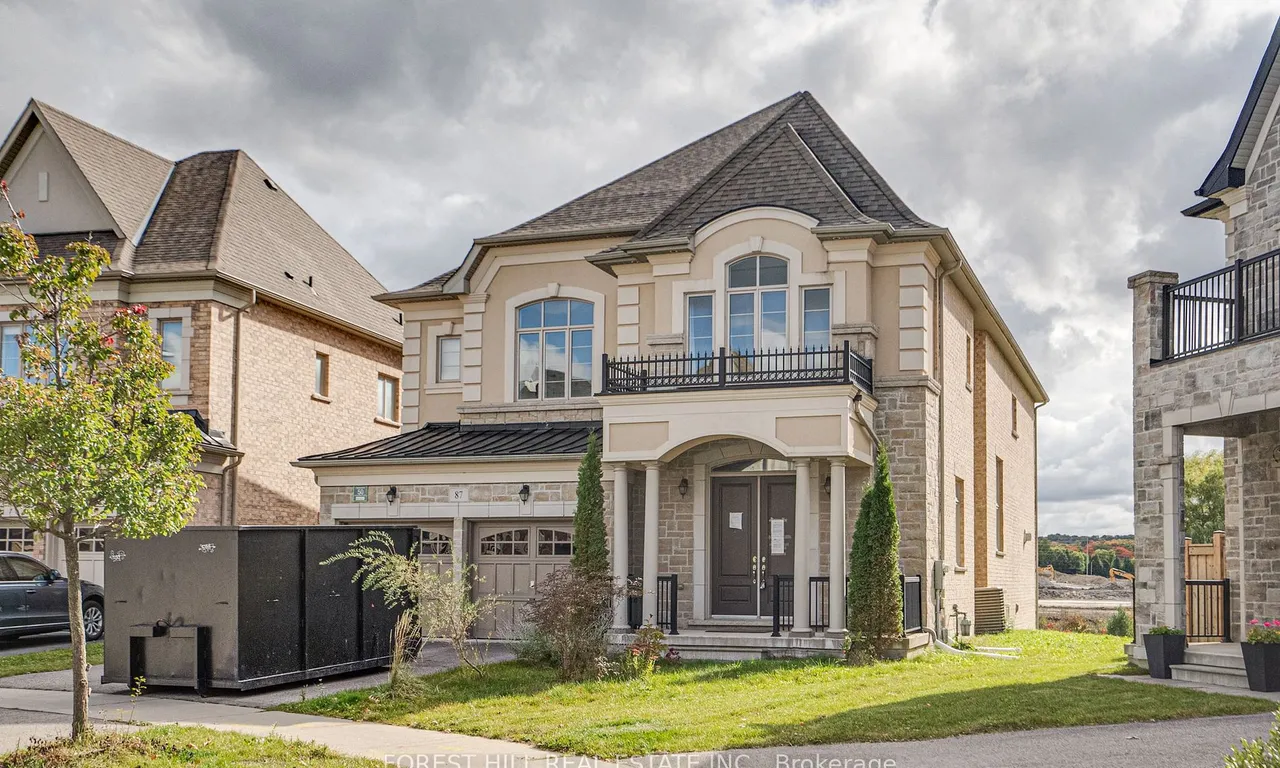 87 Strawbridge Farm Dr, Aurora, ON L4G 0T9