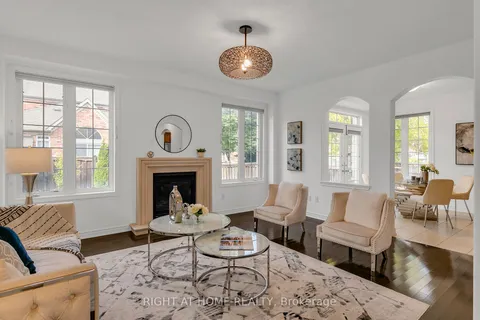 360 Stonebridge Dr, Markham, ON L6C 0C5