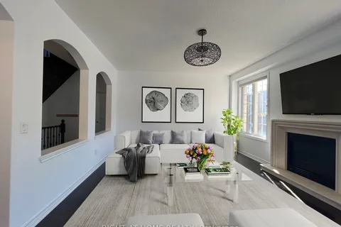 360 Stonebridge Dr, Markham, ON L6C 0C5
