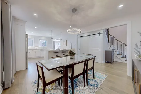 137 Longwater Chse, Markham, ON L3R 6C3