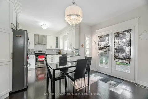 180 Bothwell Cres, Newmarket, ON L3X 2K4
