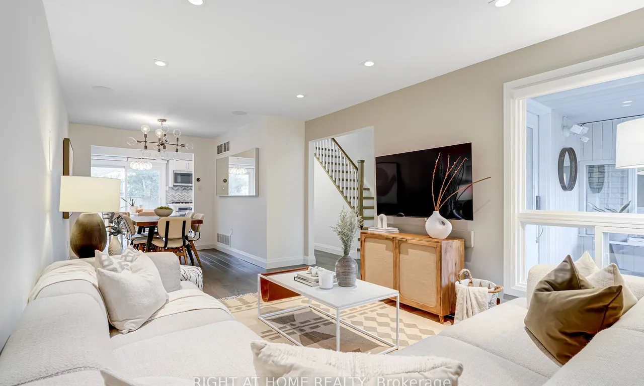 10 Capilano Crt, Vaughan, ON L4K 1L2