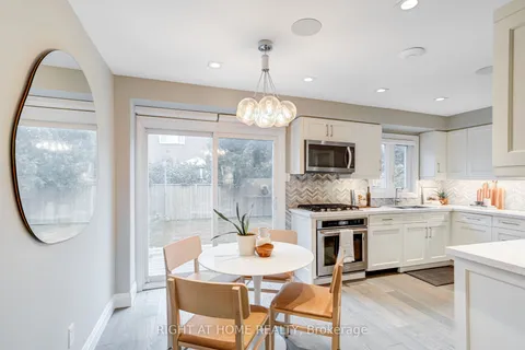 10 Capilano Crt, Vaughan, ON L4K 1L2