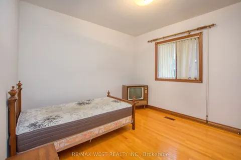 96 May Avenue, Richmond Hill, ON L4C 3S6