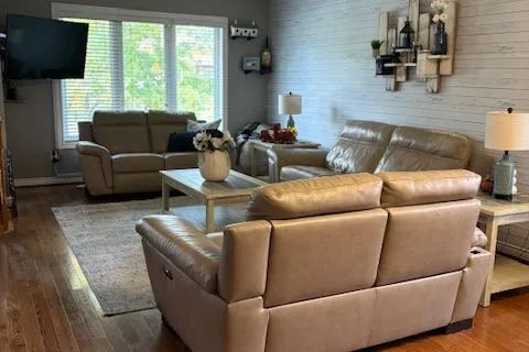 26 Dekker St, Adjala-Tosorontio, ON L0M 1J0