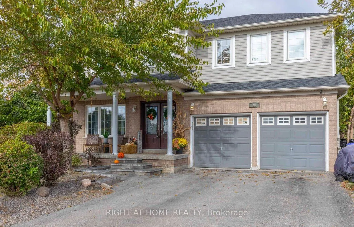 38 Gold Park Gate, Essa, ON L0M 1B4