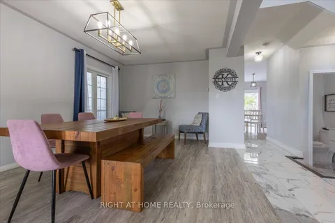 38 Gold Park Gate, Essa, ON L0M 1B4