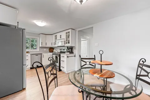 537 Lake Dr, Georgina, ON L4P 1S4