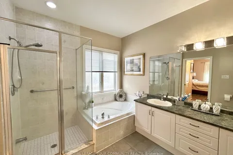 79 Legendary Tr, Whitchurch-Stouffville, ON L4A 1N6