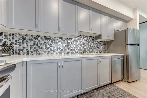 3486 Denison St, Markham, ON L3S 0E9