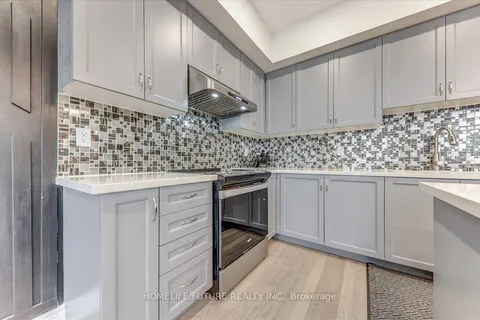 3486 Denison St, Markham, ON L3S 0E9