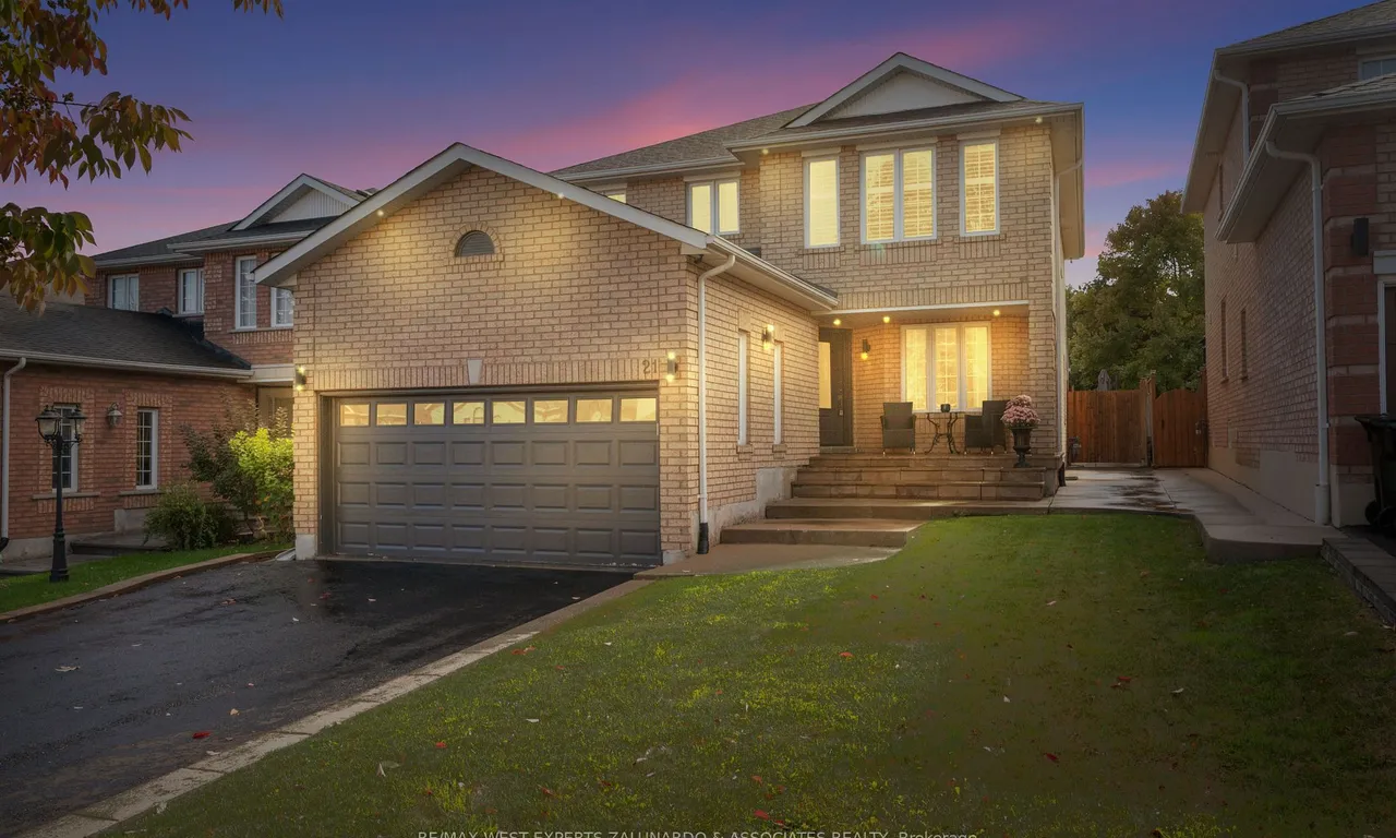 21 Roughley St, Bradford West Gwillimbury, ON L3Z 3B2