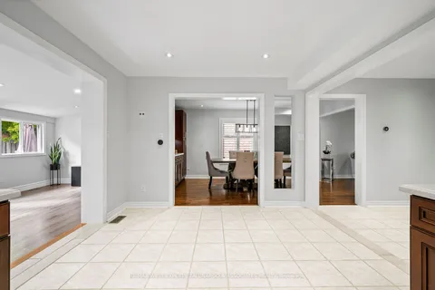 21 Roughley St, Bradford West Gwillimbury, ON L3Z 3B2