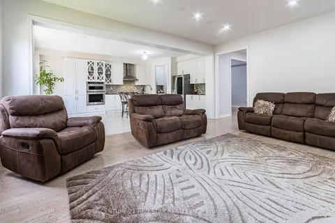 194 Mcgahey St, New Tecumseth, ON L0G 1W0