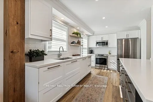 21 Sunbird Blvd, Georgina, ON L4P 3R9