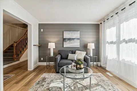 21 Sunbird Blvd, Georgina, ON L4P 3R9