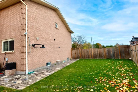 6 Mcquarrie Lane, Vaughan, ON L6A 1A3