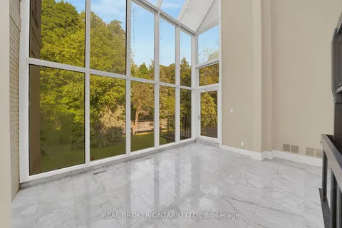 25 Jenkins Dr, Richmond Hill, ON L4C 8C5