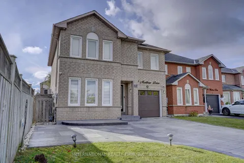 42 Matthew Dr, Vaughan, ON L4L 9B4
