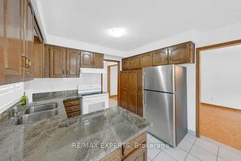 31 Waterfall Rd, Vaughan, ON L4L 5B5
